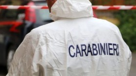 TERIFIANT // O femeie și-a pus copilul înjunghiat pe banda de cumpărături într-un supermarket din Italia